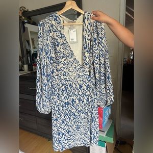 Short H&M dress with a baby slit